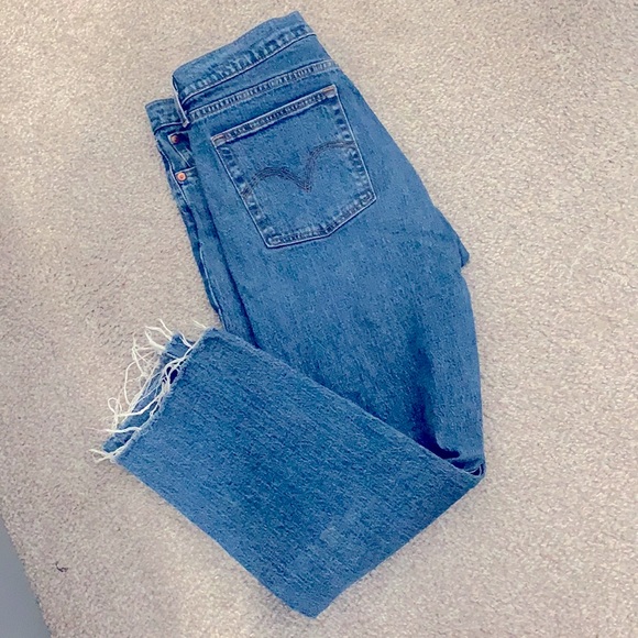 Levi’s Wedgie Raw Hem Straight Leg Jeans - Picture 5 of 5